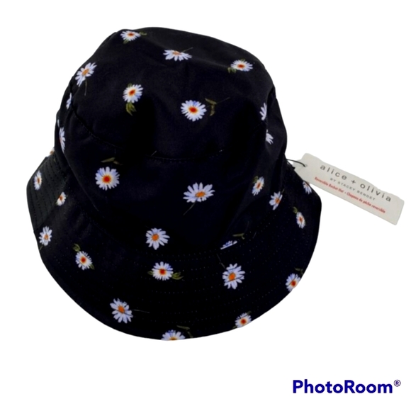Brand new Alice & Olivia tote bag AND reversible bucket hat - Picture 5 of 7